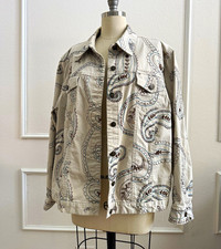 Women  s White Paisley Embroidered Short Jacket Button Front Collared Pockets M/L