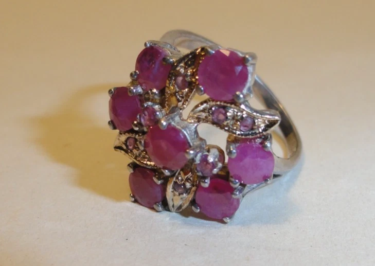 18k/ 925 Sterling Silver Jewelry Red Ruby Gemstone Cluster Ring Sz 7.25 4g - Image 2 of 4