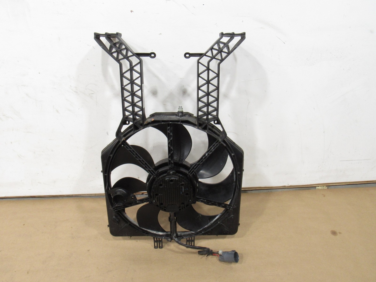 17-20 Mclaren 720S 720 2020 Rear Right Engine Radiator Fan Blade Shroud #3
