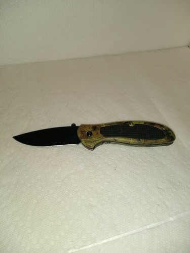 Camo Camping Folding Pocket Knife - Picture 3 of 9