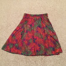 LuLaRoe Flare Skirt Small Floral Pleated Pull On Pockets Unlined