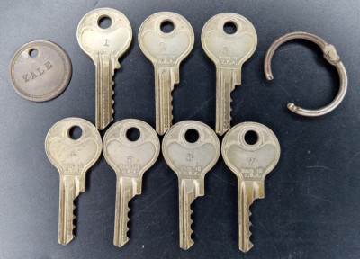 Independent Lock Company Depth Keys Set Of Seven 1-7 Vintage + Old Yale Keyfob
