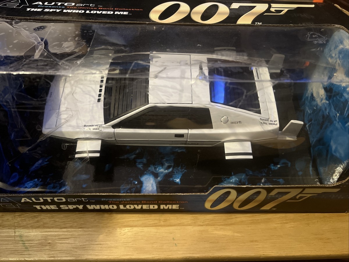 1/18 AUTOart JAMES BOND 007 THE SPY WHO LOVED ME LOTUS ESPRIT