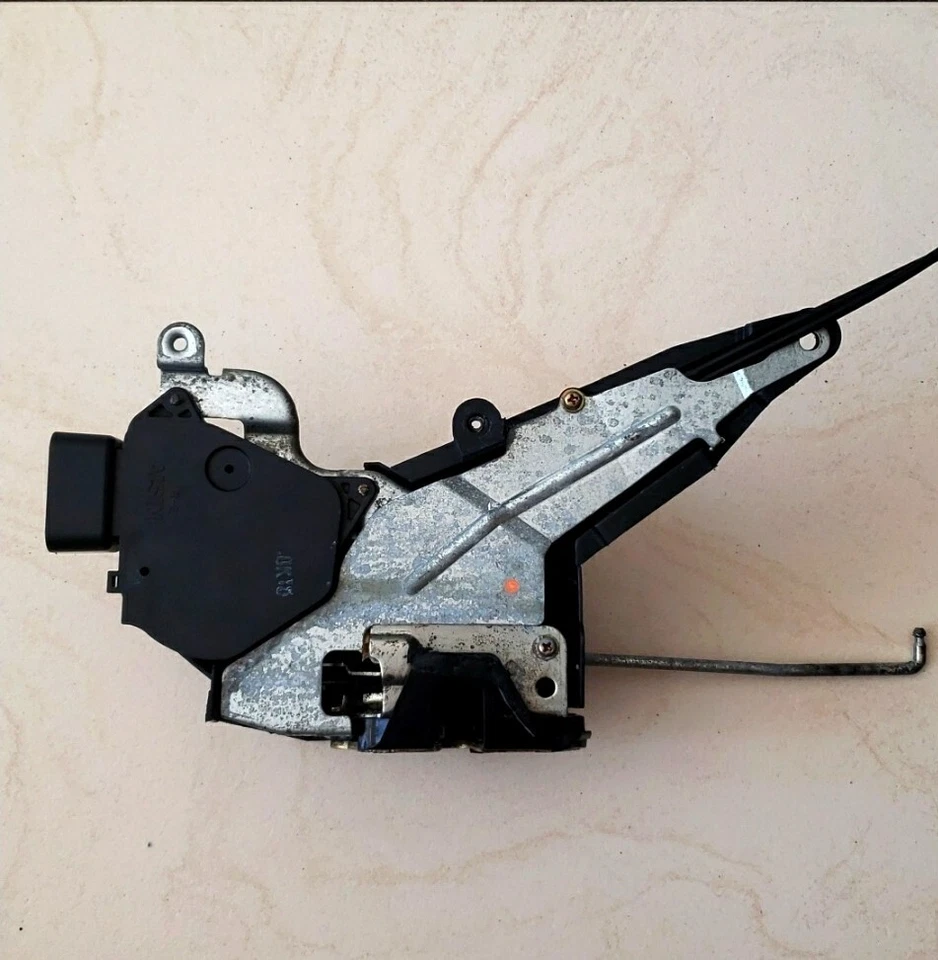 GARANTÍA DE POR VIDA 2001-2005 OEM Genuino Lexus IS300 Actuador de cerradura de puerta DELANTERO DERECHO Foto 4 de 4