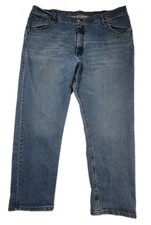 Wrangler Authentics Jeans Mens Size 42x30 Medium Wash Straight Leg Mid Waist