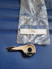 Mercedes W107,R107 SL 280-560 Verdeckkastenentriegelung Neu original Mercedes Mercedes W107,R107 SL 280-560 Verdeckkastenentriegelung Neu original Mercedes