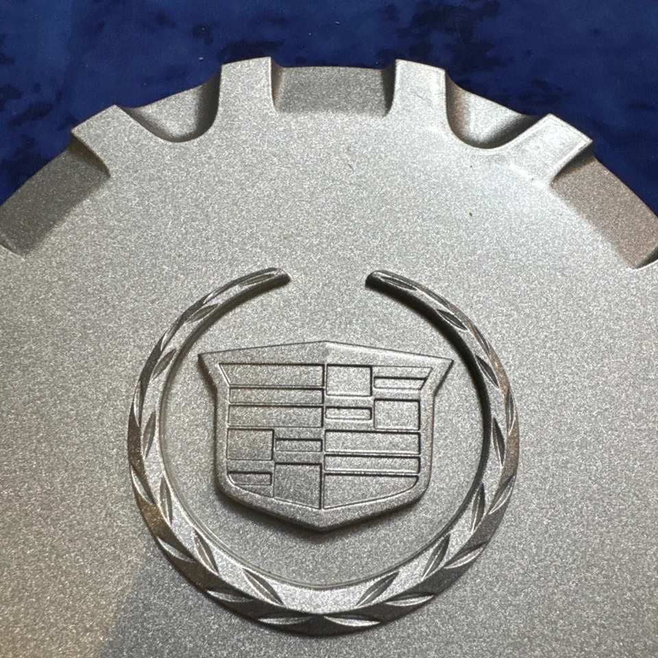 2003-2006 Cadillac SRX OEM 17" Silver Wheel Center Cap 9596272 - Image 2 of 4