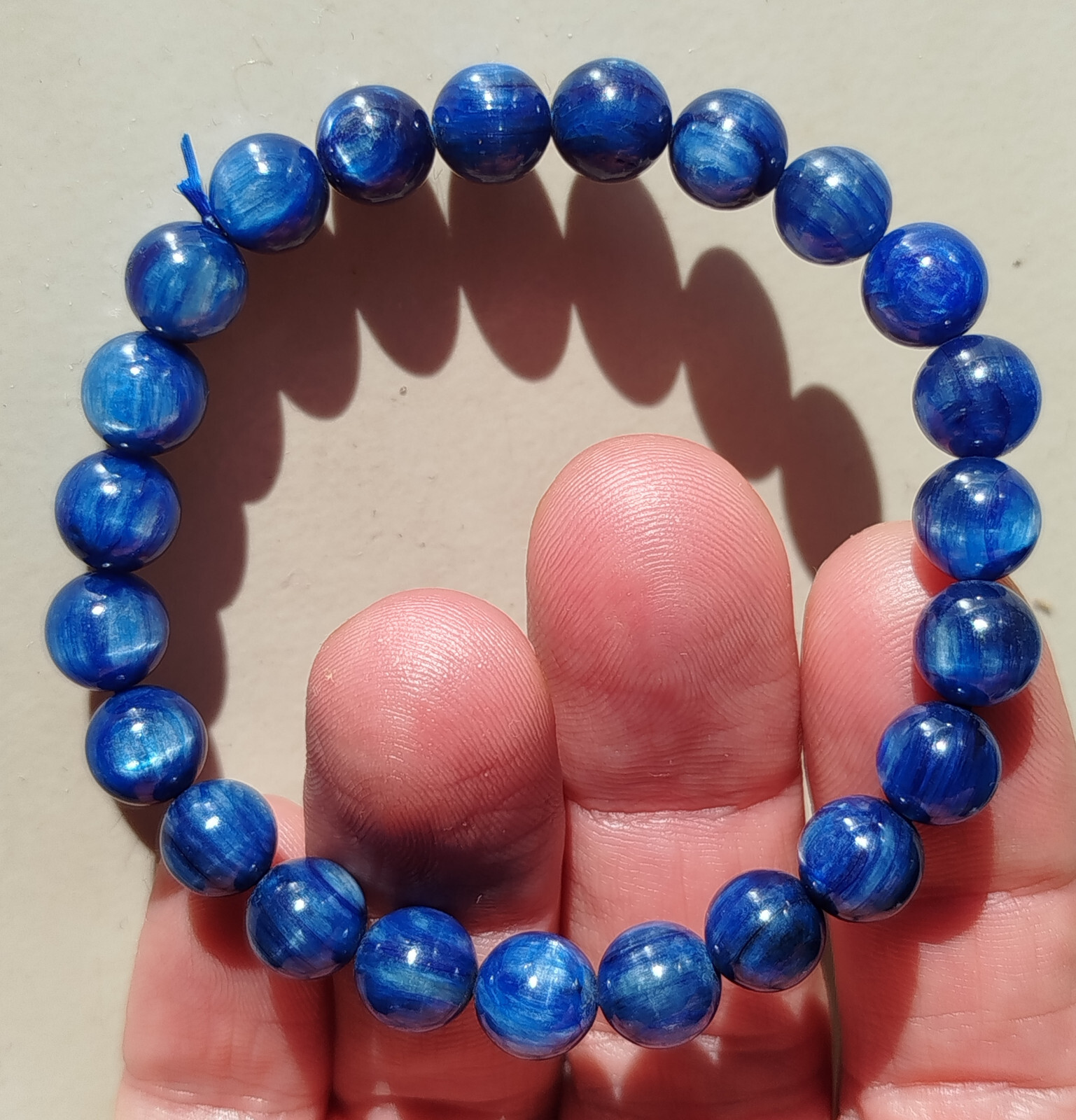 Bracelet cyanite bleue perles 8mm idéal pour vos séances de méditation