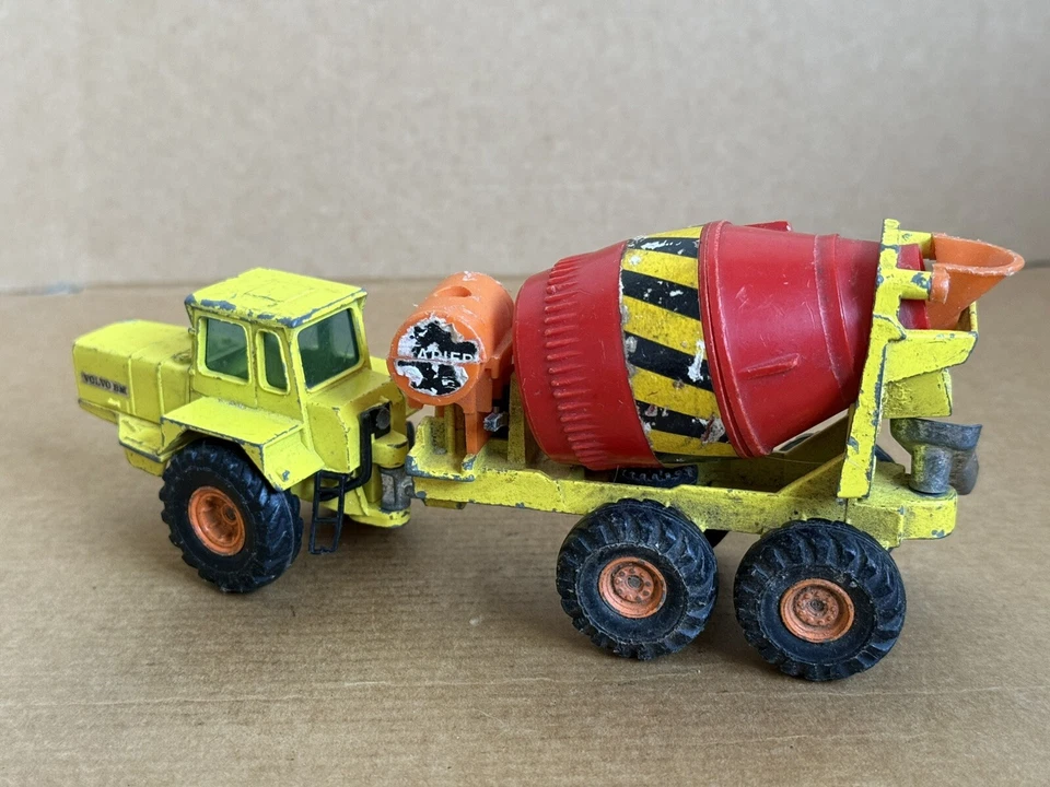 Corgi Volvo BM 860 S With Rapier Mixer, 1:40 Scale, Die Cast, 1156, 1976 Yellow, - Image 2 of 4