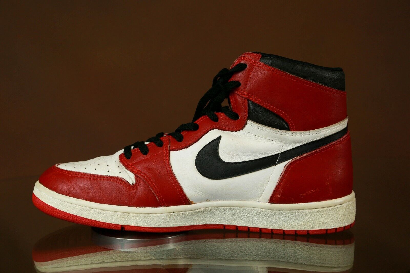 Game-worn Nike Air Jordan 1 Sneakers Michael Jordan Signed 1985
