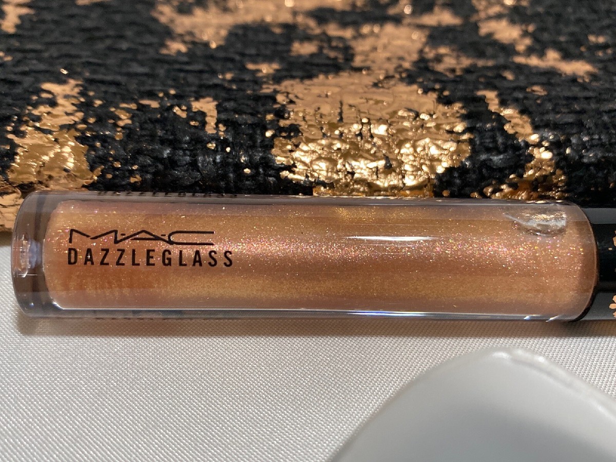 MAC Sprinkle of Shine Kit PINK: Brush, DazzleGlass, Extra Skin