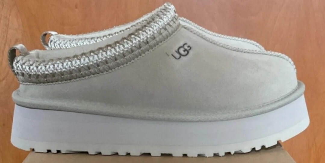 PANTOFOLA D’ORO ✅️NUOVE✅️ Pantofole in pelle scamosciata Ugg Tazz Tazz taglia 5 da donna NUOVO COLORE!