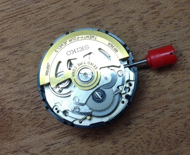 Movimiento Reloj Automático Seiko 4R36A - Nuevo - Rotor Dorado - FUNCIONA - NUEVO Foto 4 de 4