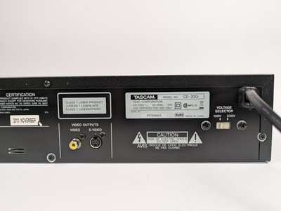 TASCAM CD-200i Rackmountable CD Player with iPod Dock - No Remote