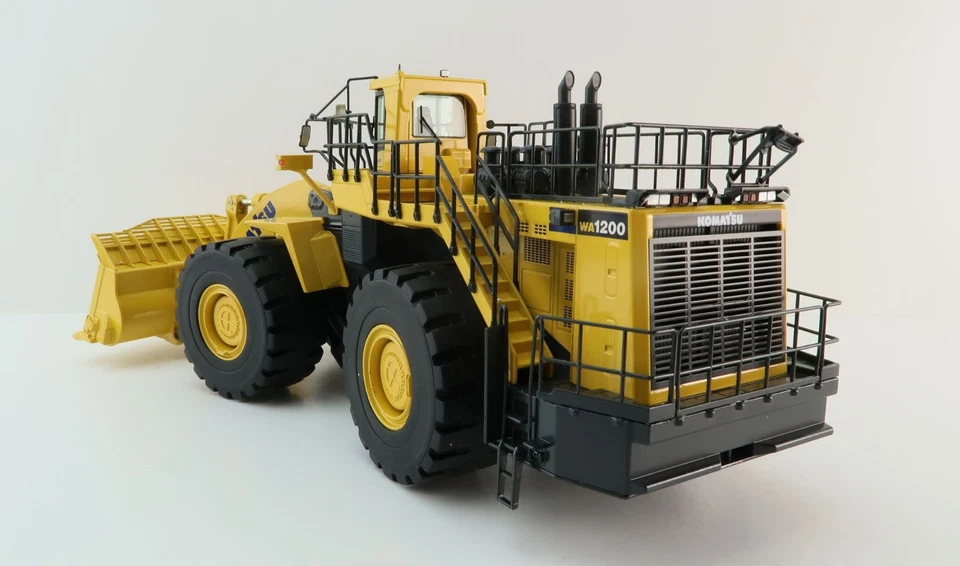NZG 889 - Large KOMATSU WA1200 Mining Wheel Loader Scale 1:50 - Image 4 of 4