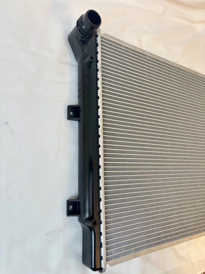 CSF 3560 散热器 适用于 09-18 大众途观有限公司 — 第 4/4 张图片