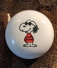Vintage Snoopy Joe Cool Yo-Yo by United Features Syndicate, Inc. All White VG