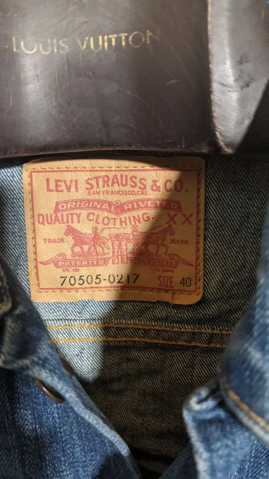 Jaqueta jeans caminhoneiro LVC tipo 3 bordado tigre 40 roupas vintage Levi's - Imagem 4 de 4