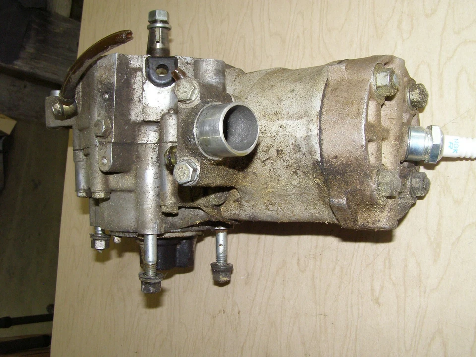 MOTOR FUERABORDA COMPLETO DT100-11664 VINTAGE SUZUKI 7HP 125PSI T57 Foto 2 de 4