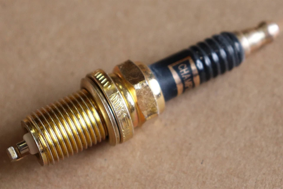 Juego de 6 bujías Ram Champion 4071 cobre plus Dodge fabricante de equipos originales de fábrica Foto 3 de 4