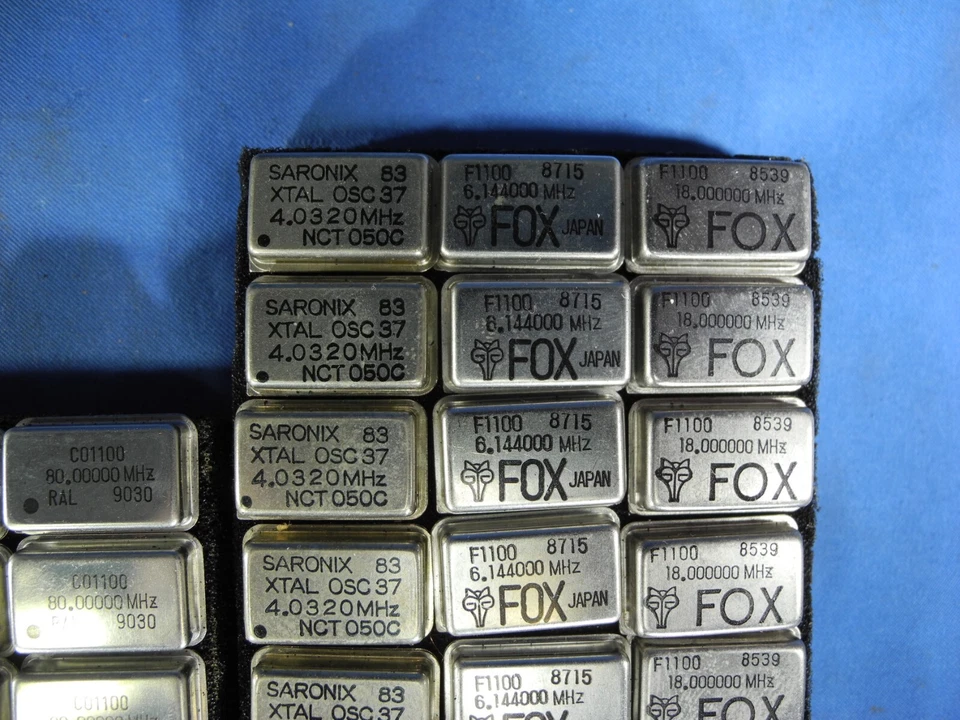 62 NOS HUGE Mixed LOT of Crystal Oscillators Fox, Saronix, Motorola, CTS, RAL - Image 3 of 4