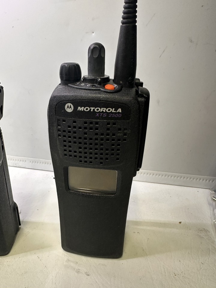Radio Motorola XTS2500 UHF 450-520MHz P25 96 Canaux - Occasion Testée, Comme Neuve