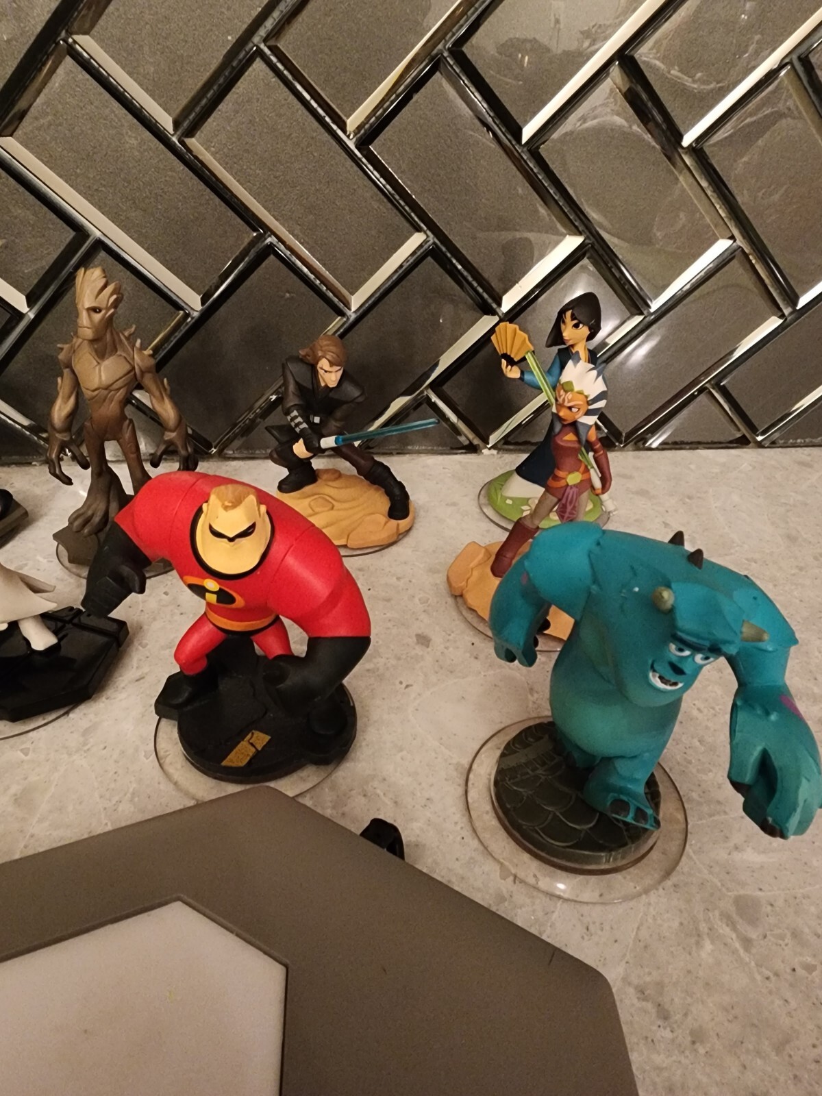 Disney Infinity Lot 22 Figures, 2 portals, Disney Infinity 3.0 Wii U