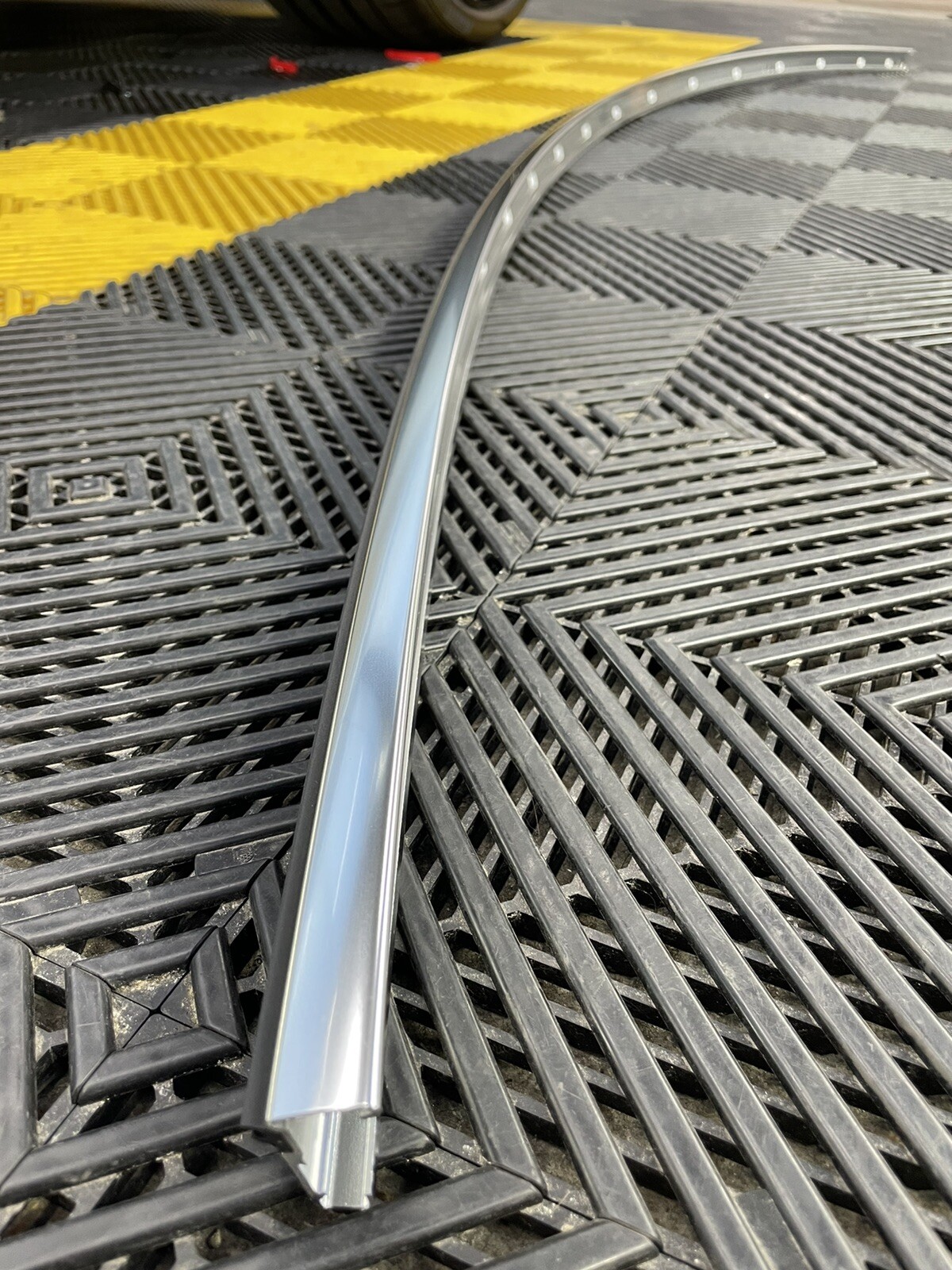 Bentley continental GT 2022 roof molding