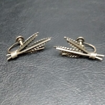 Vintage Signed DANECRAFT Sterling Silver 925 Screw Back Leaves Earrings. 9005