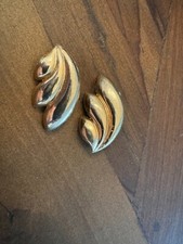 Vintage Gold Tone Shell Feather Leaf Clip-on Earrings