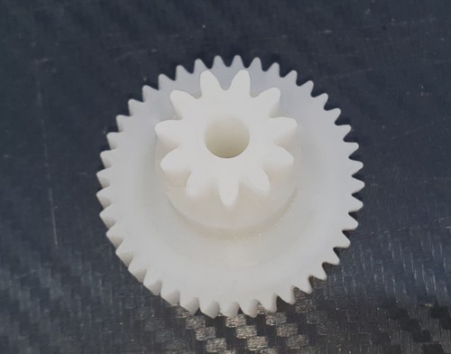 Ingranaggio di ricambio in nylon per motore affettatrice ALA 519 - Foto 4 di 6