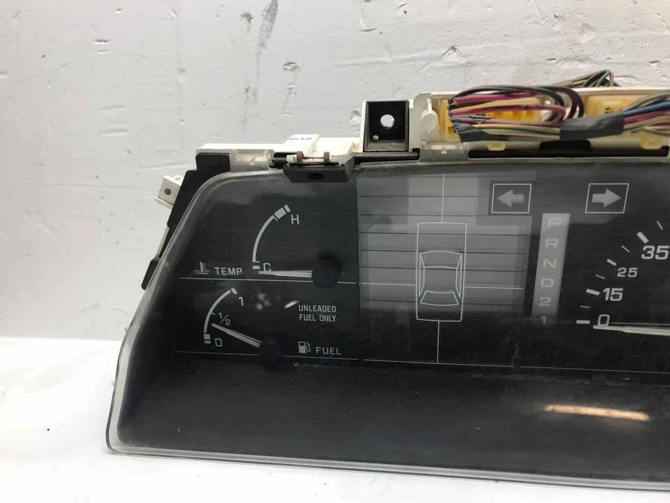 Cuadro de instrumentos velocímetro 122 k millas Subaru sedán AT 1987 1988 1989 Foto 2 de 4