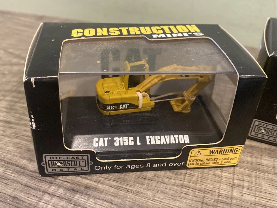 Lot of 3 NEW NORSCOT CONSTRUCT MINI'S CAT WHEEL LOADER EXCAVATOR  D5G TRACTOR - Image 2 of 4