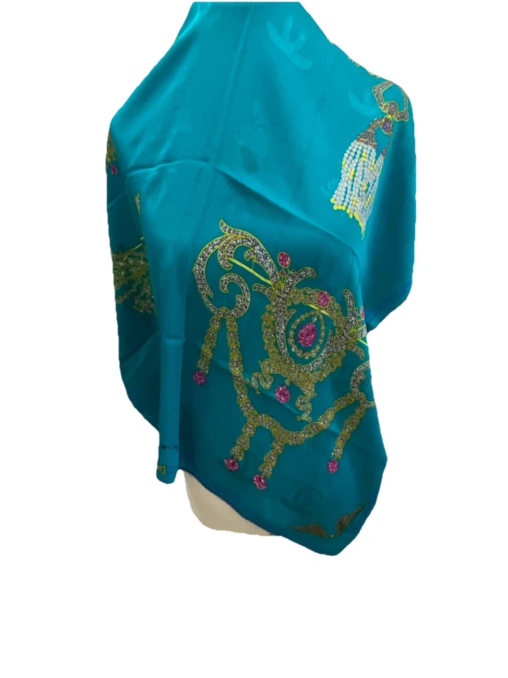 Bufanda de seda Must De Cartier S55# 34 pulgadas Foto 2 de 4