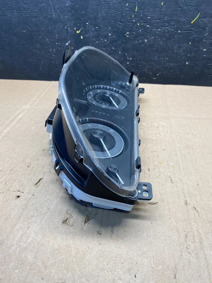 2011 2012 2013 Honda Odyssey Speedometer Instrument Cluster Oem R8807  DG - Image 3 of 4