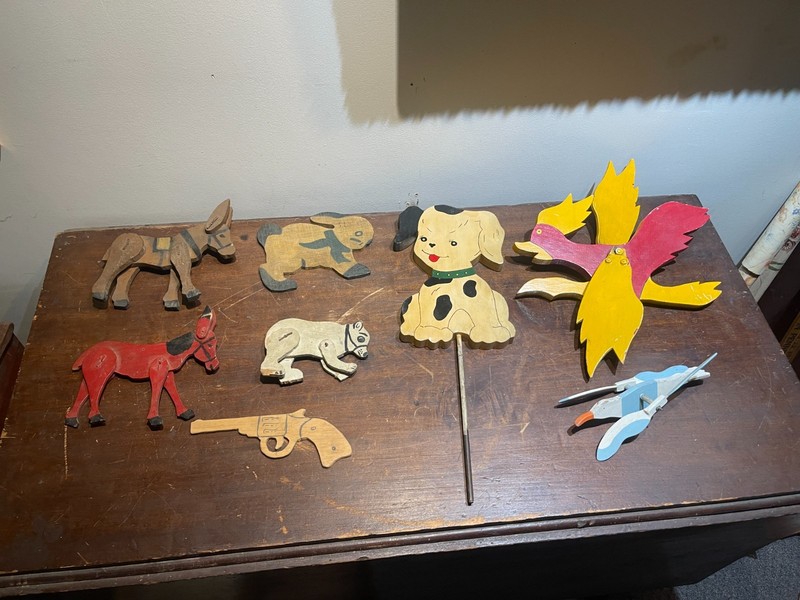 ANTIQUE HAND MADE FOLK ART MOVABLE ANIMALS AND WHIRLIGIGS CIRCA 1920/60