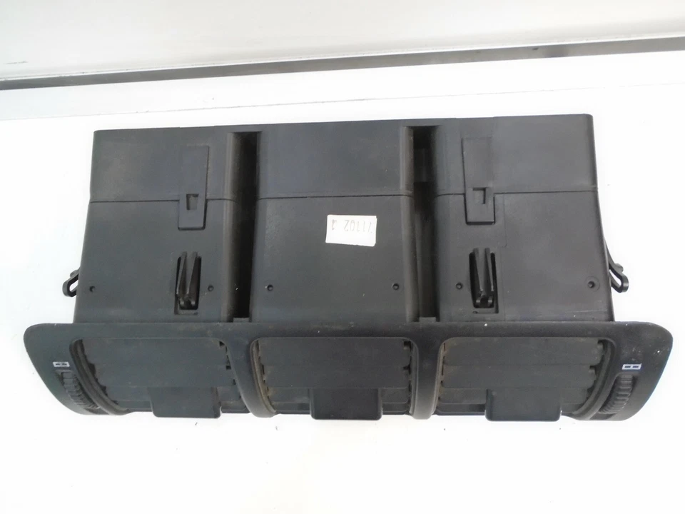 2003 MERCEDES-BENZ ML320 Air VENT A1688300054 原始设备制造商 YD91239 — 第 2/4 张图片