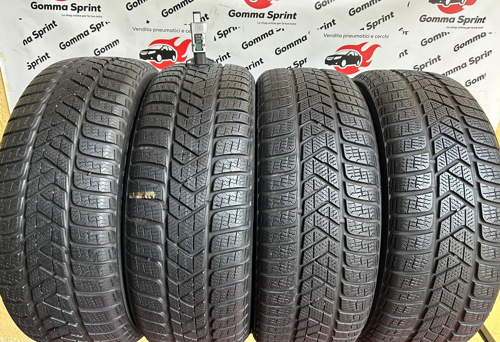 4 pneumatici 215/60 R16 PIRELLI Invernali 215 60 16