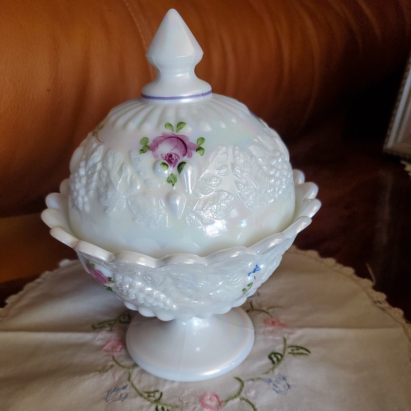 WESTMORELAND OPALESCENT Glass Lid ROSES & BOWS Candy Dish Hd Painted SIGNED 1981