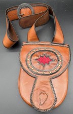 Vintage Hand Tooled Leather Hunting Shoulder Bag With Red Hunters Star