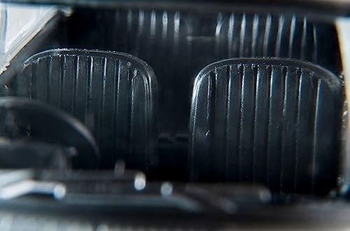 Tomica Limited Vintage 1/64 LV-205a Datsun Bluebird 4-door 1600SSS