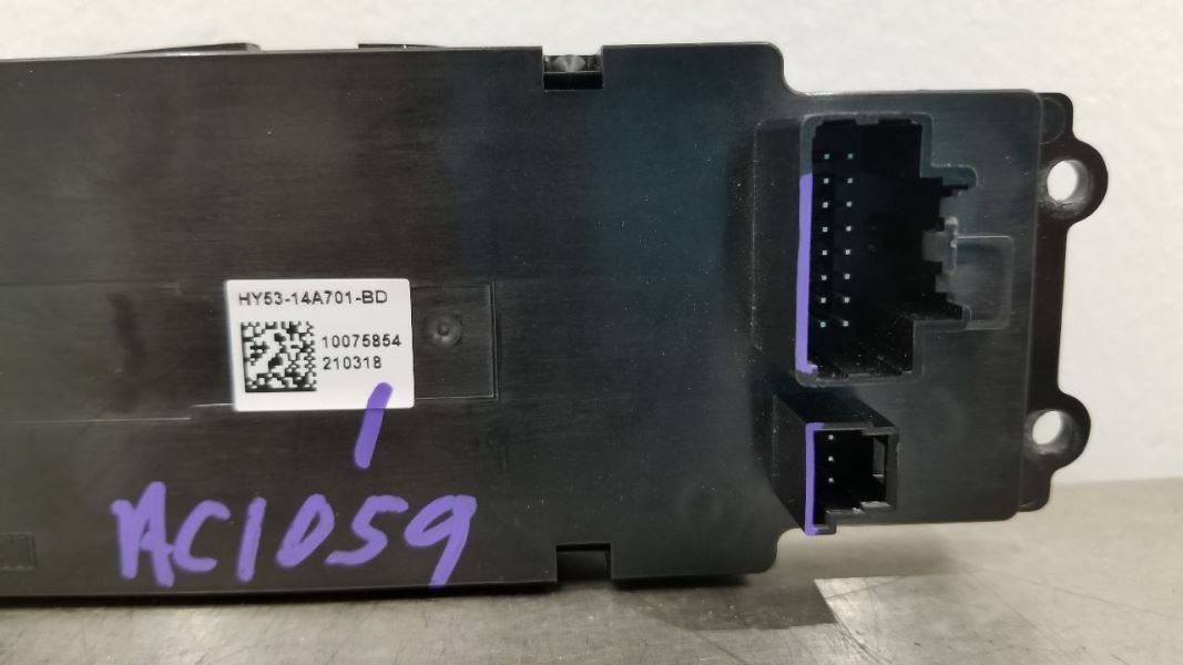19 ASTON MARTIN VANTAGE SEAT ADJUST CONTROL SWITCH RIGHT PASSENGER HY531AB701BD