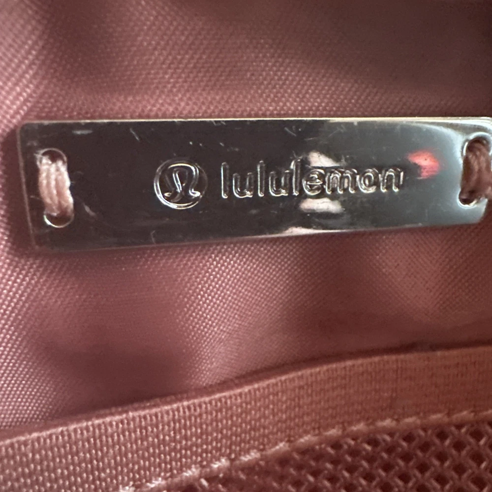 Lululemon Everywhere Belt Bag for Hands-Free Convenience