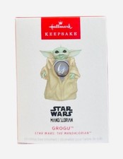 Hallmark Ornament 2025 Star Wars  The Mandalorian Grogu With Mudhorn Signet
