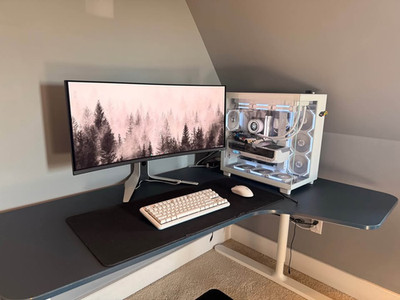4090, OLED Ultra Wide Monitor All White Gaming Set Up