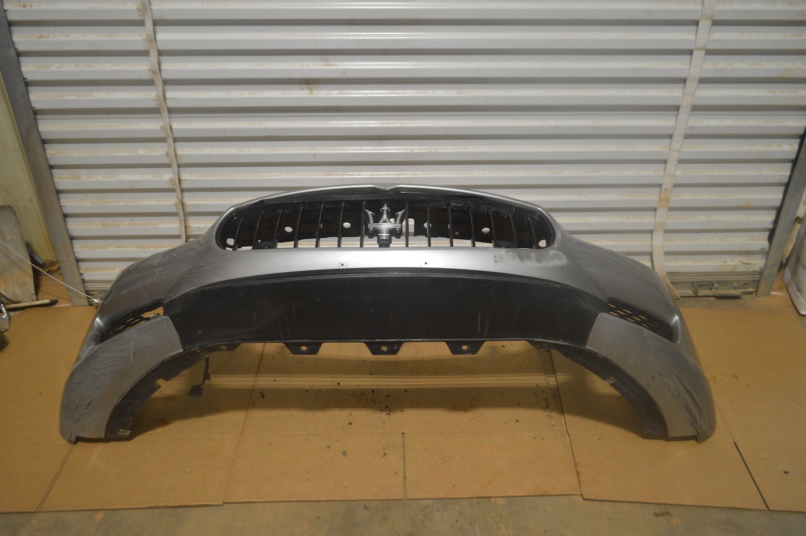 2014-2017 MASERATI QUATTROPORTE FRONT BUMPER COVER W/ GRILL & PDC SENSORS OEM