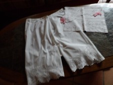 Ancienne pochette brodée culotte fendue brodée  Lingerie ancienne 1920