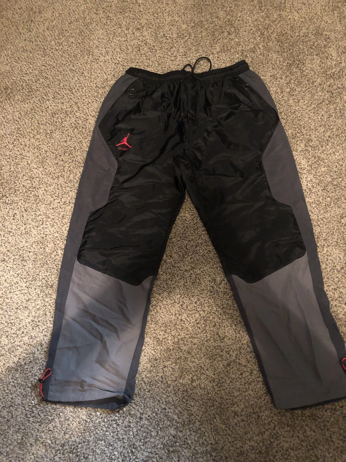 OFF WHITE Felpa con cappuccio x Jordan bianca sporca nera pantaloni da uomo 2XL e 2XL. Venduto come set