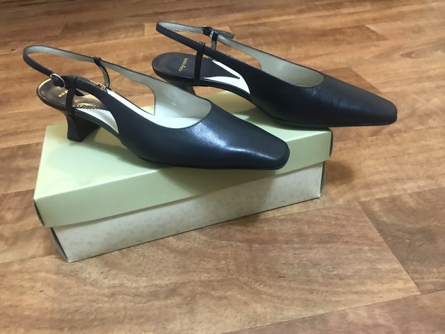 navy blue slingback pumps