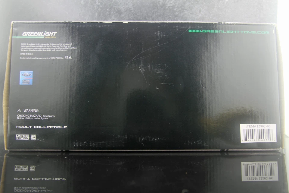 GreenLight Muscle Car Garage 1968 Ford Mustang GT/CS Acapulco Blue 1:18 - Image 4 of 4